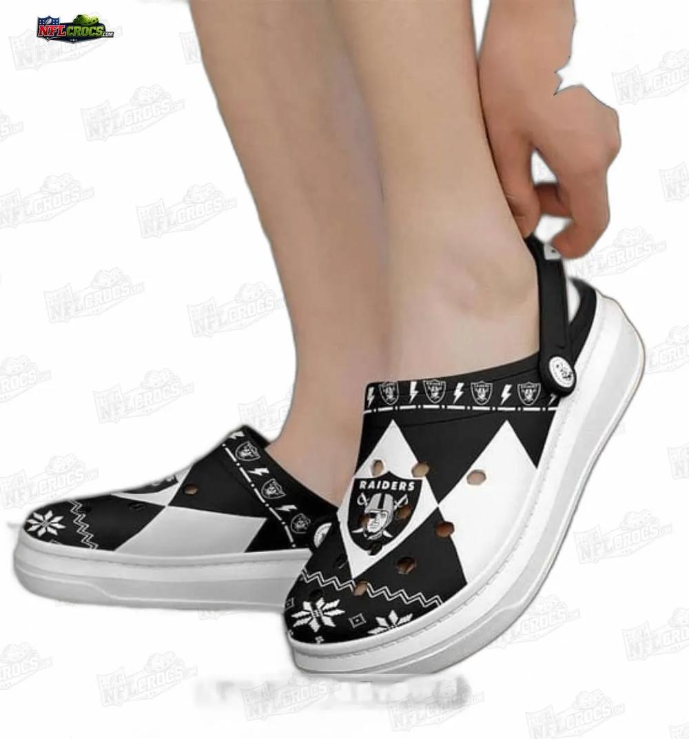 Las Vegas Raiders Winter Pattern Crocs – Black White Shield Fan Clogs Las Vegas Raiders Winter Pattern Crocs – Black White Shield Fan Clogs